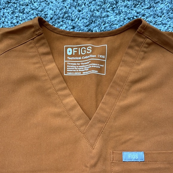 FIGS scrub set - Picture 11 of 12